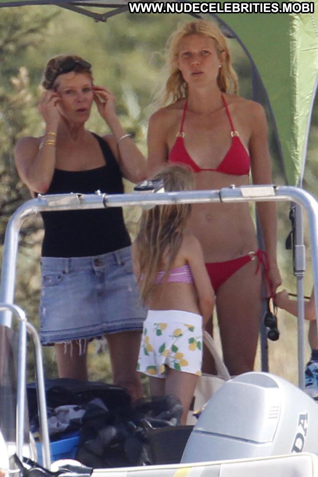 Gwyneth Paltrow Lingerie Beach Bikini Celebrity Gorgeous Hot