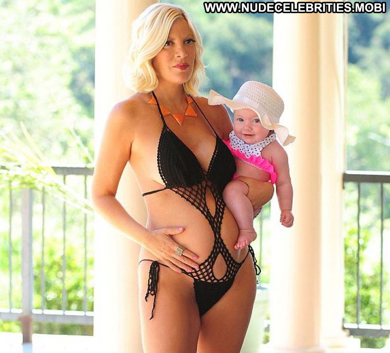 Tori Spelling Fakes