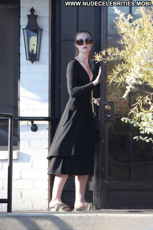 Elle Fanning Beverly Hills Celebrity Paparazzi Babe Posing Hot