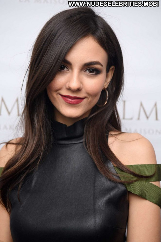 Victoria Justice New York Babe Posing Hot Party Paparazzi New York