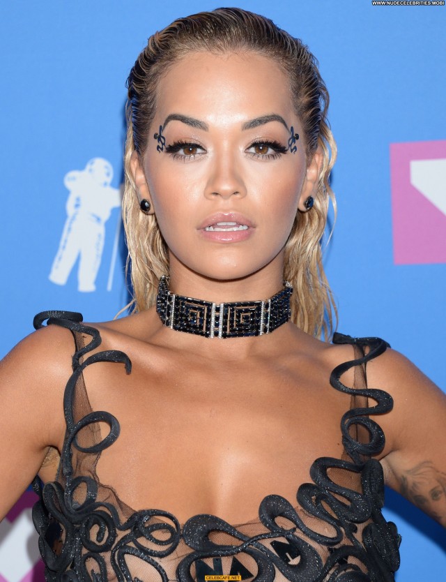 Rita Ora No Source Beautiful Bra Posing Hot Babe Awards Celebrity See