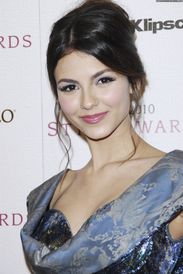 Victoria Justice No Source High Resolution Babe Celebrity Beautiful